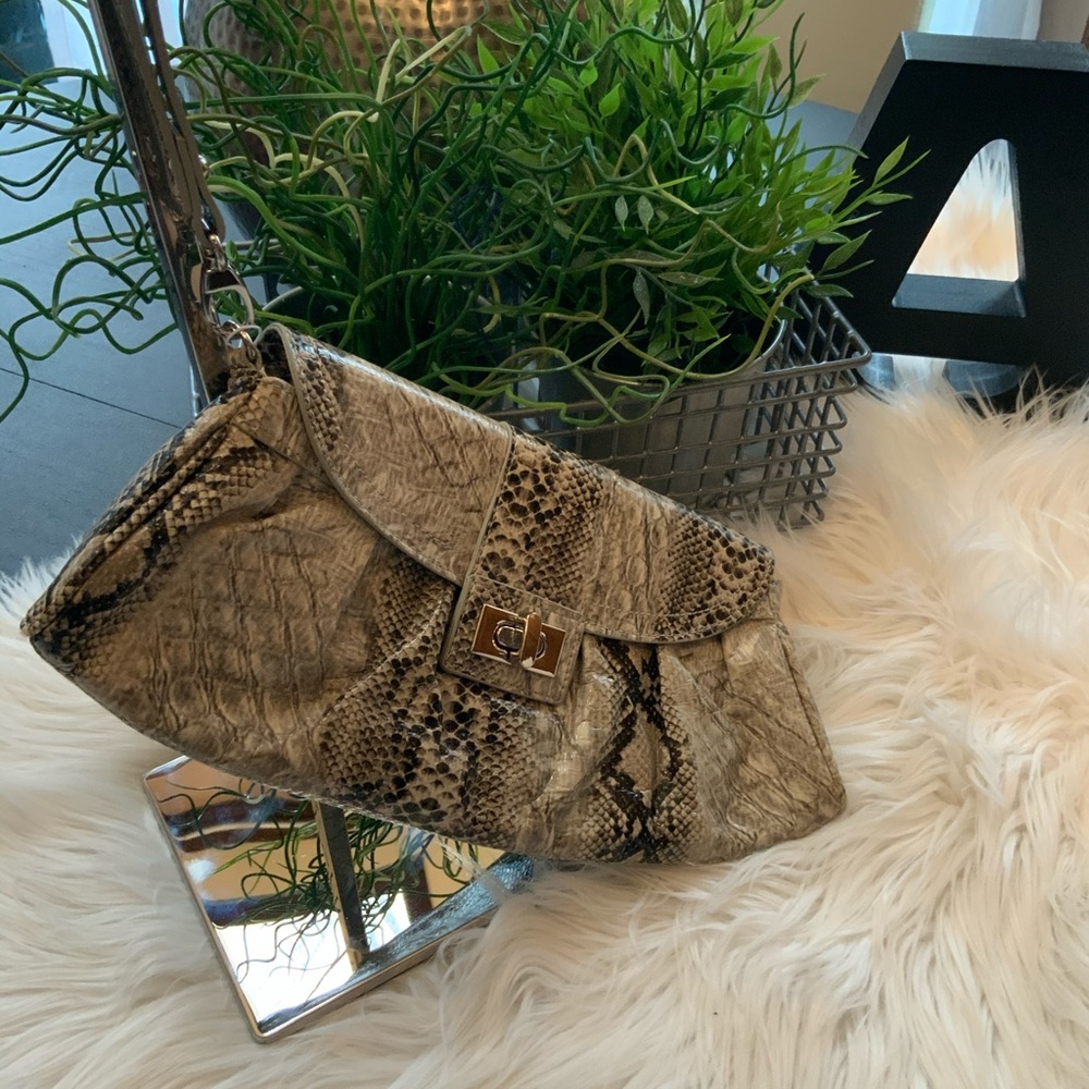 NY&C - snakeskin clutch faux leather